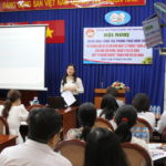 Bà Dương Thị Huyền Trâm UVTT Trưởng ban Phong trào Ủy ban MTTQ Việt Nam Thành phố hướng dẫn một số nội dung trọng tâm
