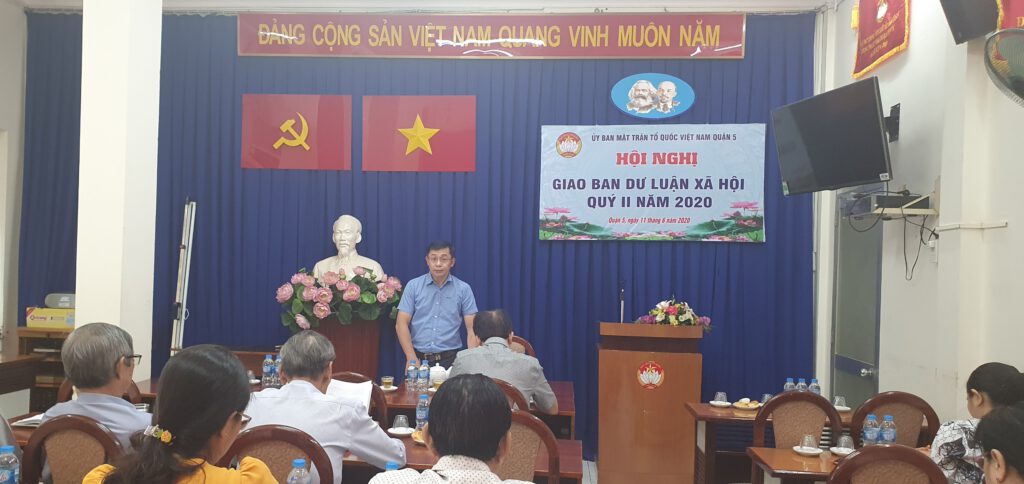 ng Trần Nam Đức Phó Chủ tịch Ủy ban MTTQ Việt Nam Quận 5 phát biểu kết thúc Hội nghị